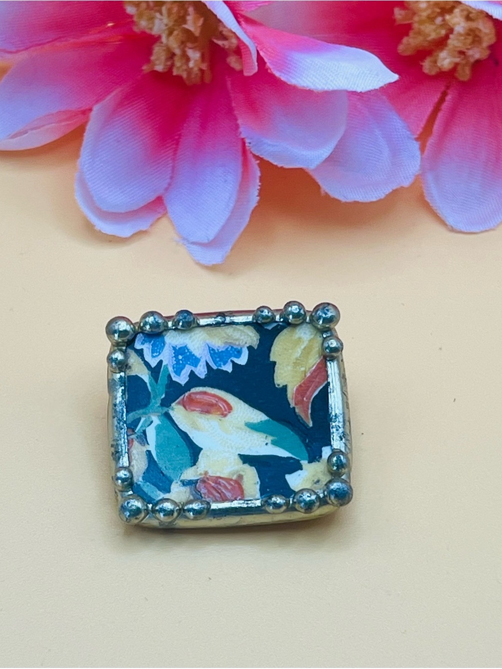 VINTAGE LINDA CARRIGAN "BROKEN CHINA" Square BROOCH /Pendant Signed